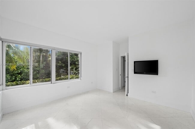Building Photo - 114-113 3rd San Marino Terrace