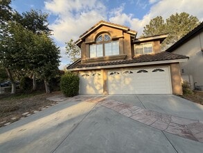 Building Photo - 2 Chickadee Ln