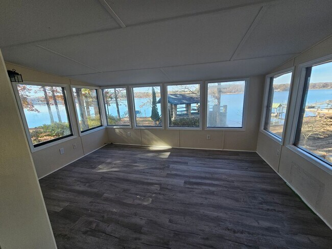 Building Photo - 7692 Windward Point Dr