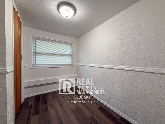 Building Photo - 9221 Kiowa Dr