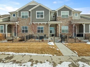 Building Photo - New 4 Bed 3.5 Bath Townhome in Timnath Ranch!