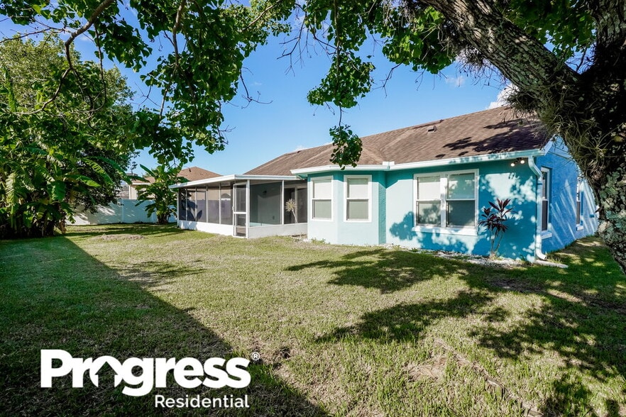 Building Photo - 2877 Middleton Cir