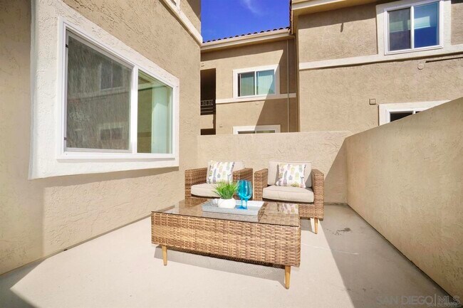 Building Photo - 7405 Charmant Dr