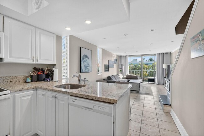 Building Photo - 1531 SE 15th St