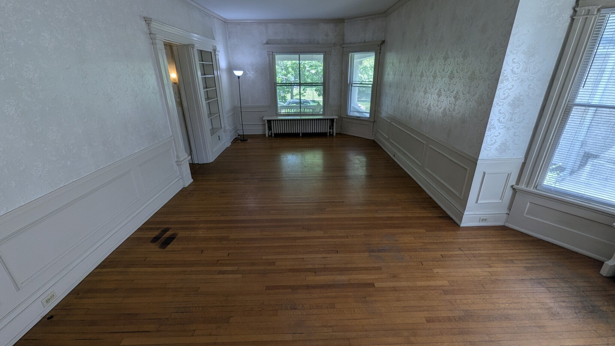 Building Photo - 2257 Scottwood Ave