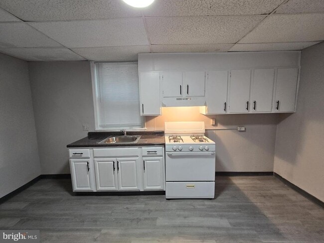 Building Photo - 66 N Hirst St