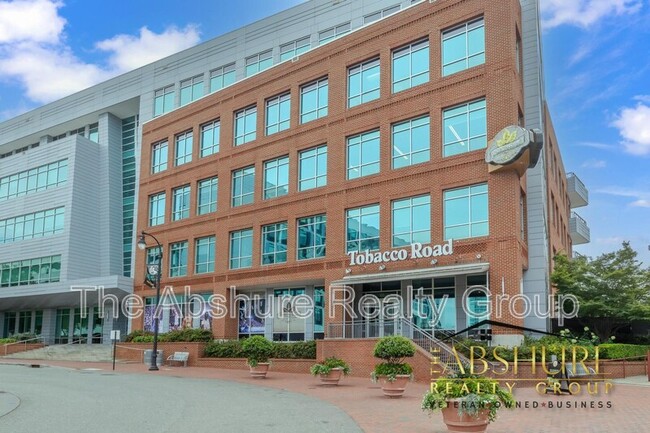 Building Photo - 600 S Duke St