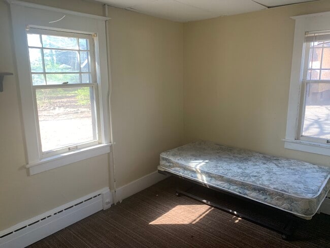 Building Photo - 205 N Busey Ave