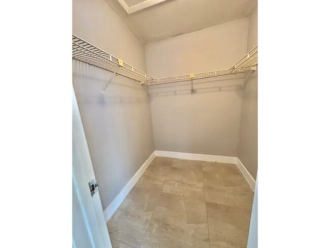 Building Photo - 2 Bedroom 2 Bath Apartments! Multiple Unit...