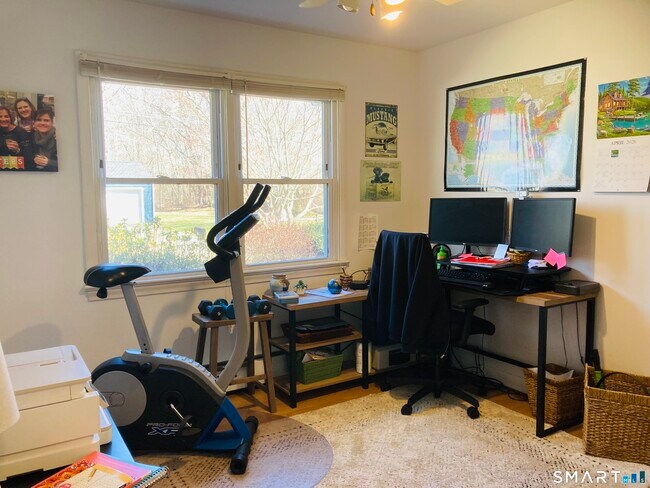 Building Photo - 16 Farview Ave