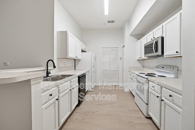 Building Photo - 6081 Maggies Cir