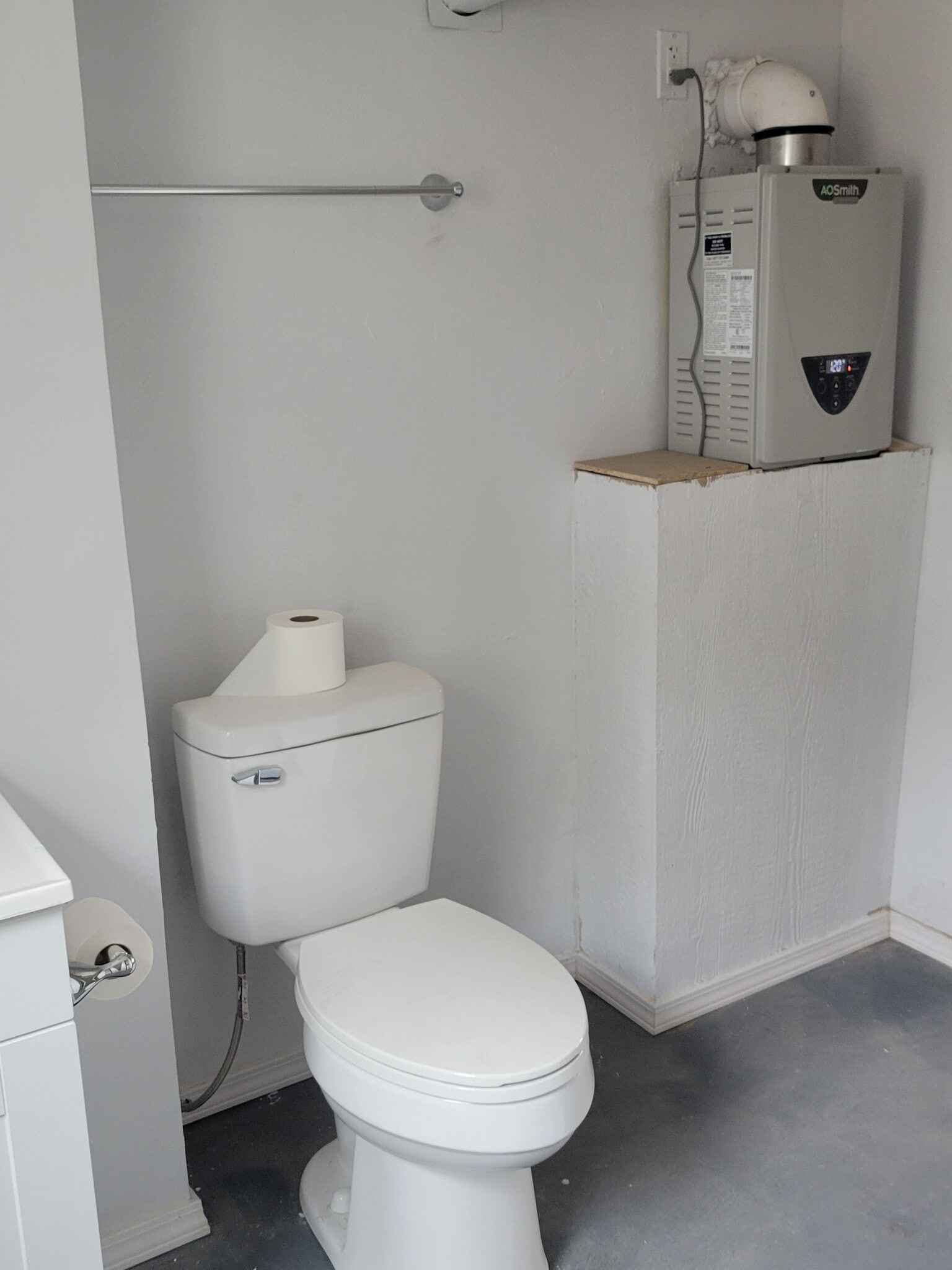 Building Photo - 513 W 7th Ave