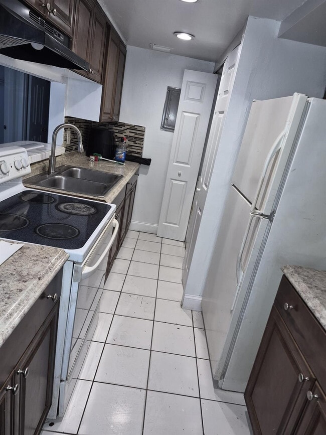 Building Photo - 4455 Treehouse Ln