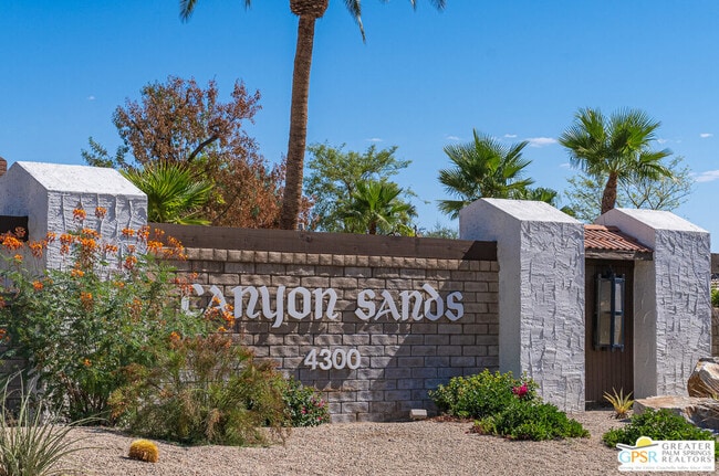 Building Photo - 4545 E 7 Lakes Dr