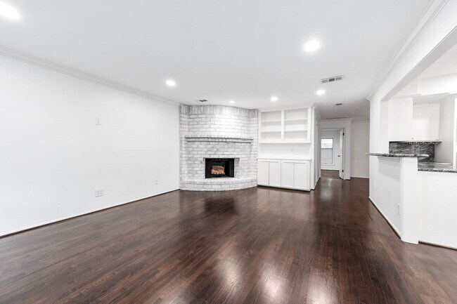 Building Photo - 727 Bunker Hill Rd
