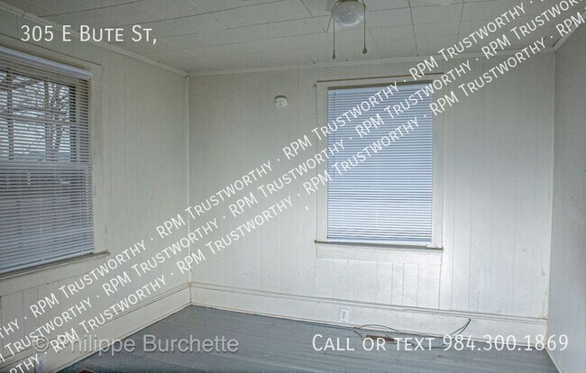 Building Photo - 305 Bute St
