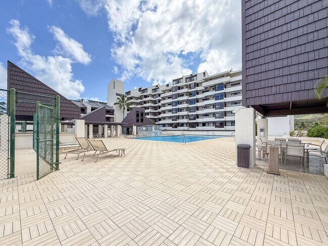 Building Photo - Beautiful One Bedroom in Hawaii Kai