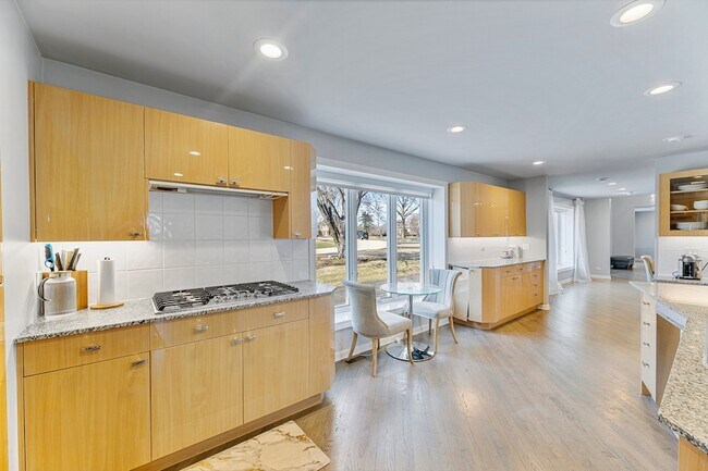 Building Photo - 2419 Cumberland Cir