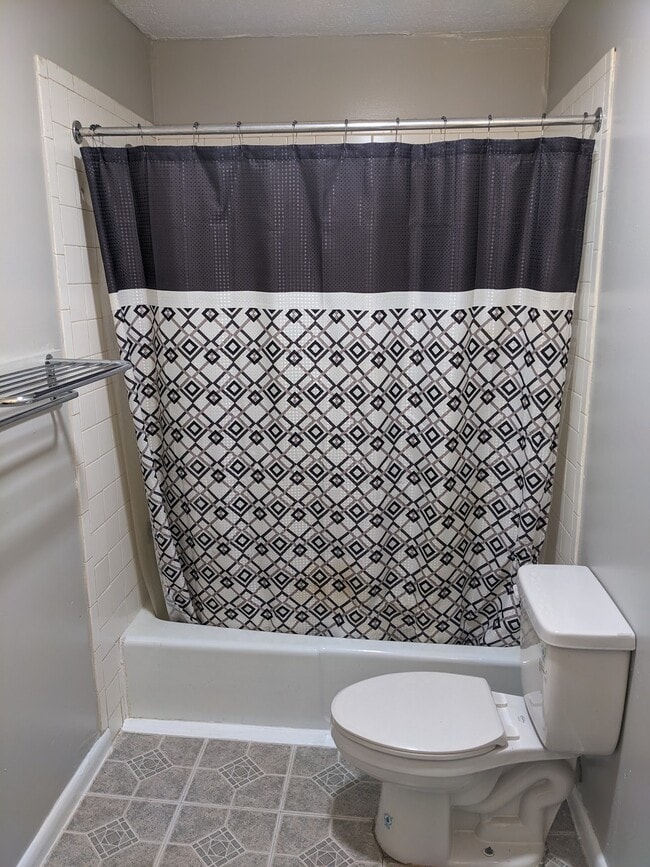 Building Photo - 1660 S Braddock St