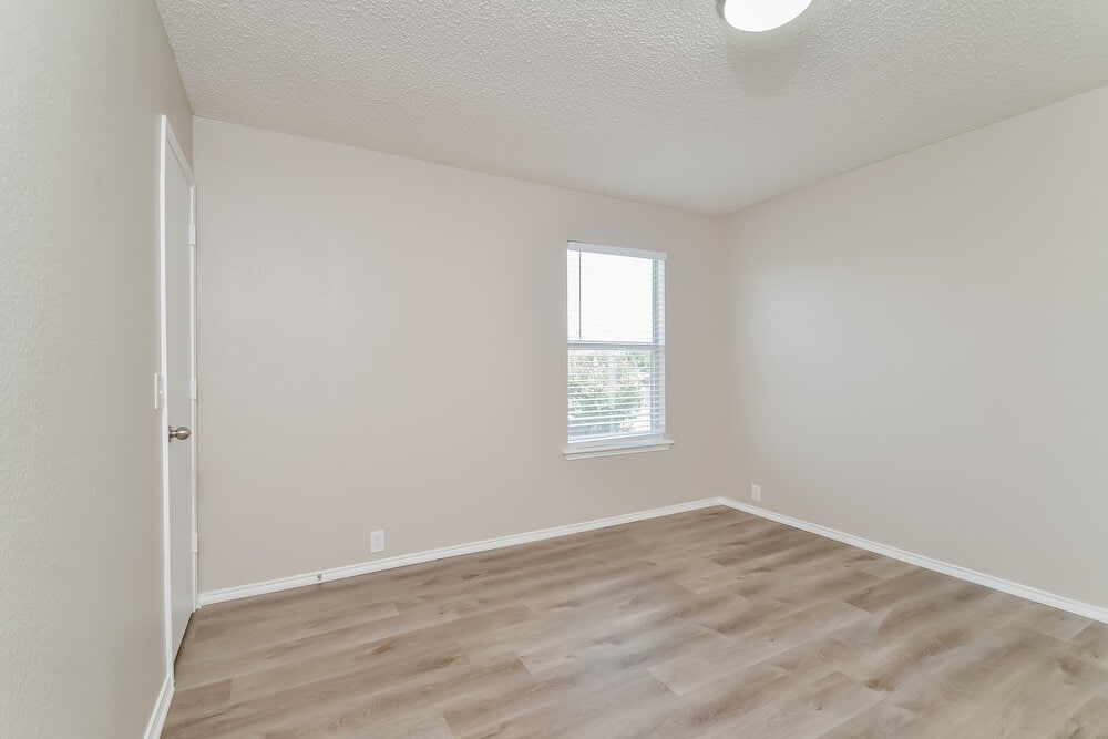 Building Photo - 4300 Sonoma Dr