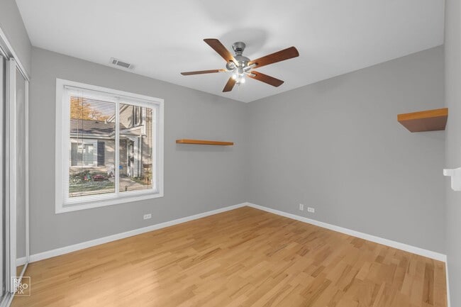 Building Photo - 2 Bedroom 1 Bath Ranch Style Home located in Quincy Park in Prospect Heights!