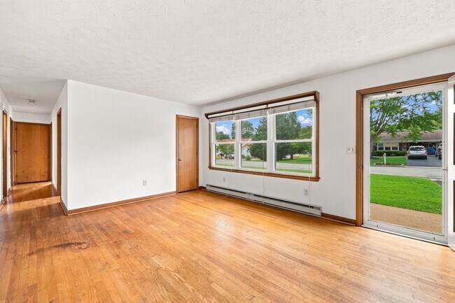 Building Photo - 15 Eavers Cir