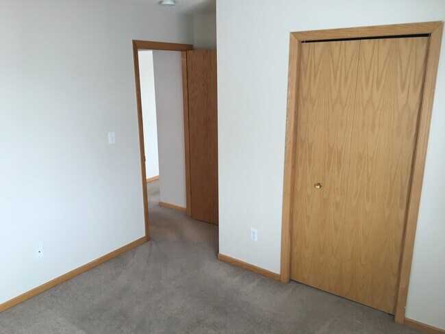 Building Photo - 108 Oriole Path