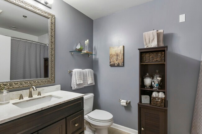 Building Photo - 1255 S State St