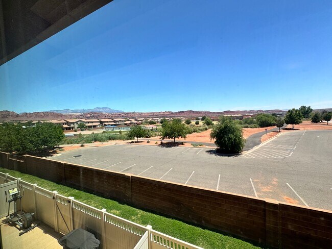 Building Photo - Blackhawk Townhome! Incredible Amenities!!