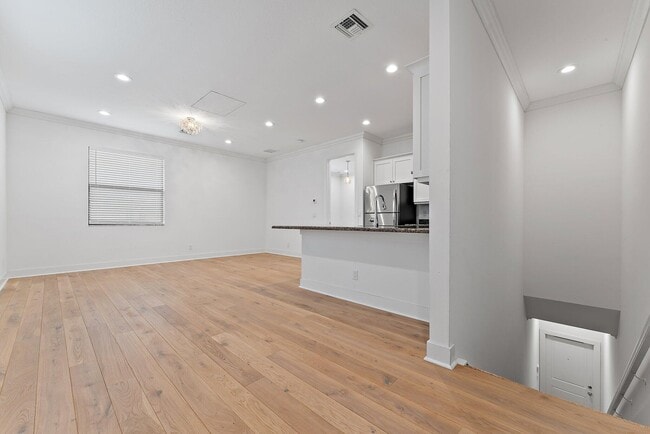 Building Photo - 4084 Faraday Wy