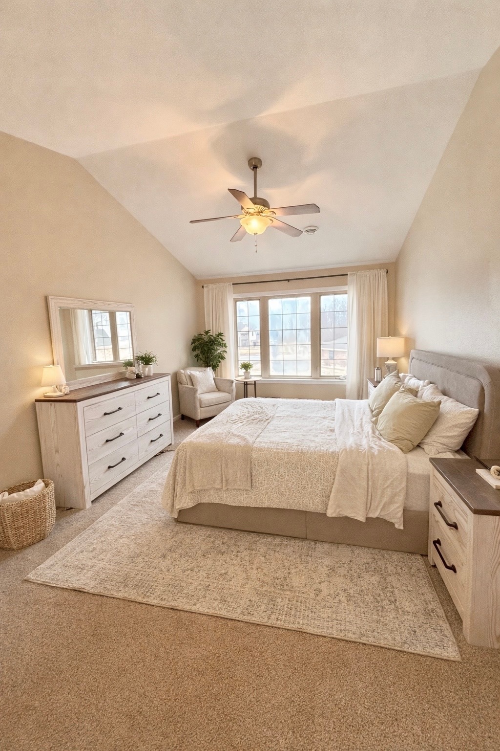 Building Photo - 827 Cheyenne Ave