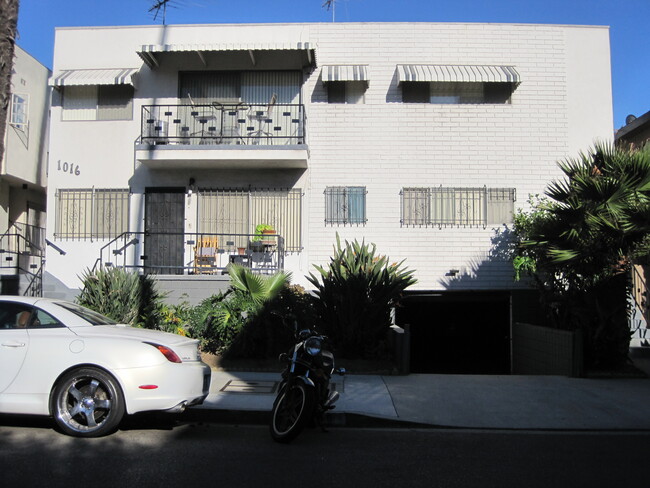 Primary Photo - 1016 N Orange Grove Ave