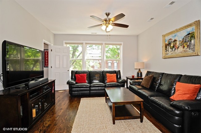 Building Photo - 1742 W Julian St