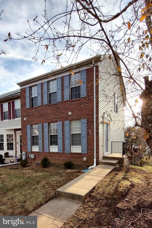 Primary Photo - 342 Honey Locust Ct