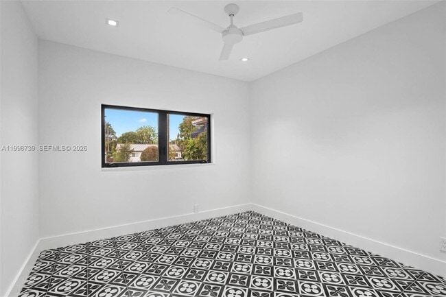 Building Photo - 2345 SW 23rd Terrace