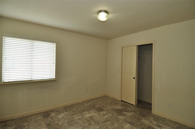 Building Photo - 1409 Tea Leaf Dr