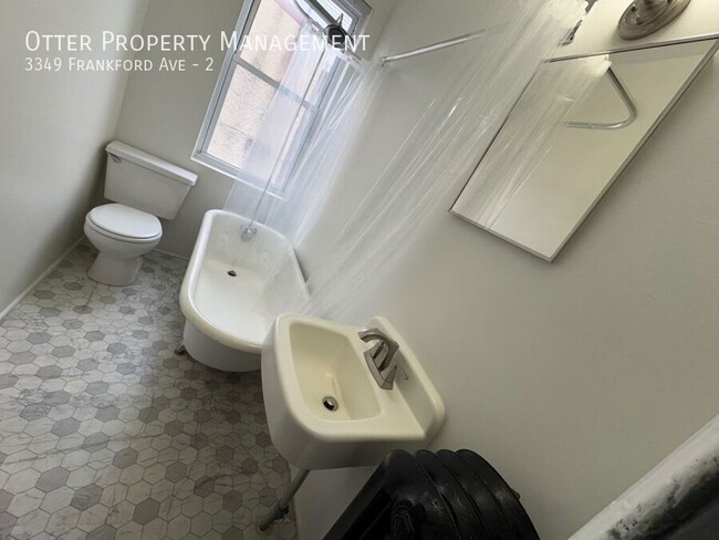 Building Photo - Modern 2BR/1BA Apartment – Comfortable & C...