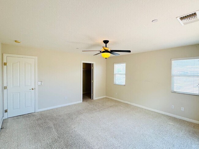 Building Photo - 3Bedroom/2Bathroom Coming soon July 2025!