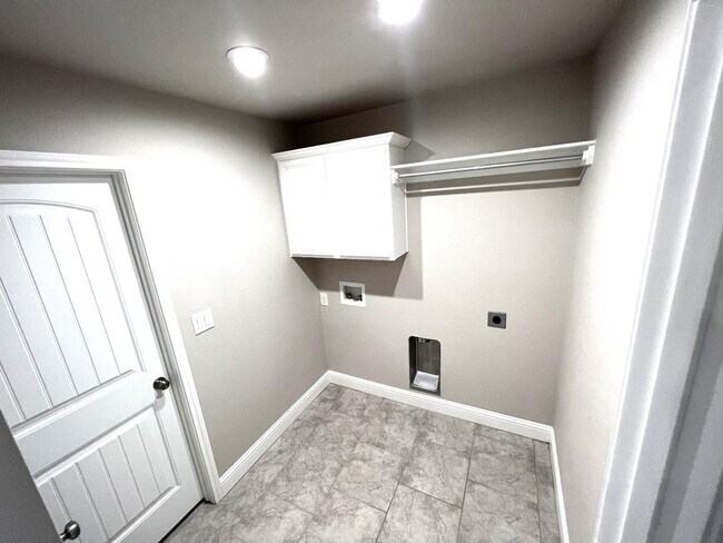 Building Photo - 7506 100th St