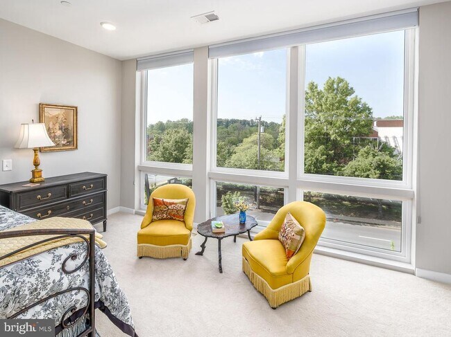 Building Photo - 3989 Norton Pl