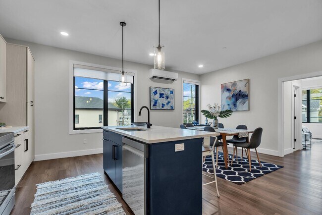 Building Photo - 185 Ashford Ave