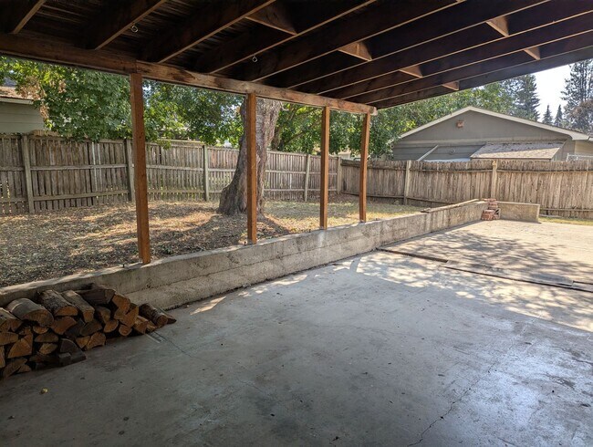 Building Photo - 1108 N 16th St