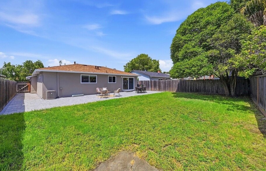 Building Photo - 36023 Pizarro Dr