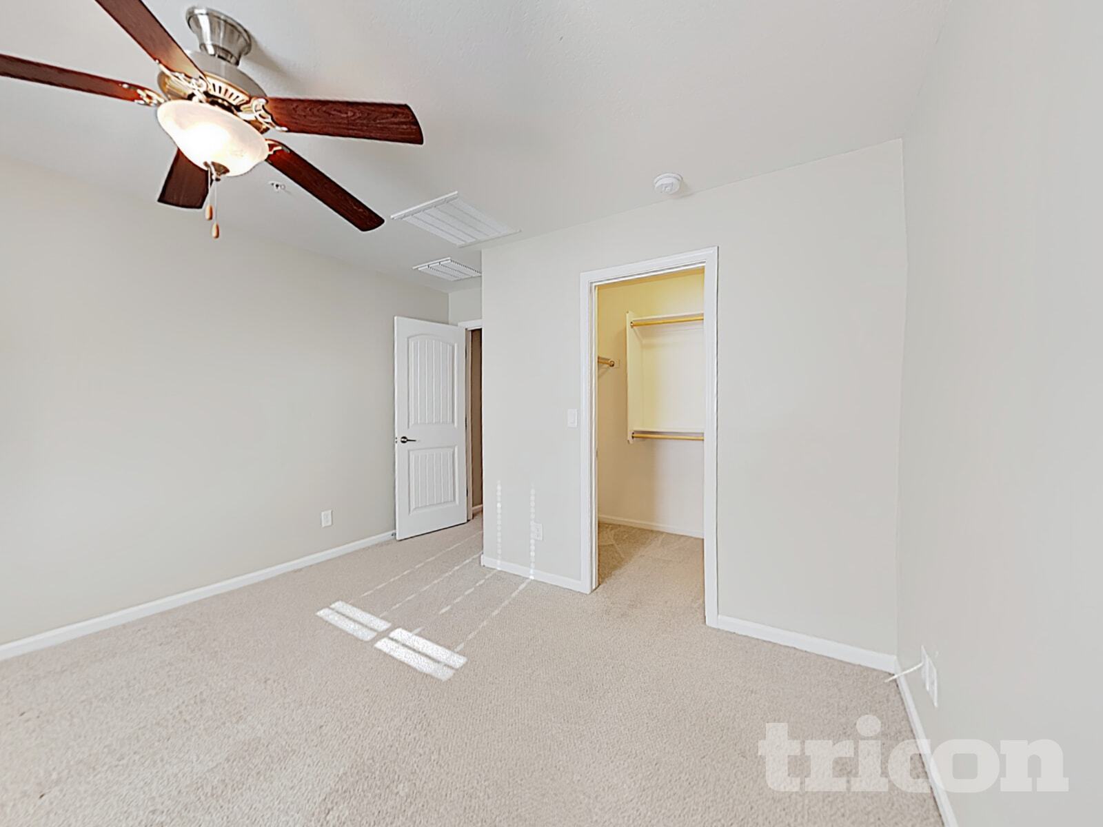Building Photo - 12550 W Hummingbird Terrace