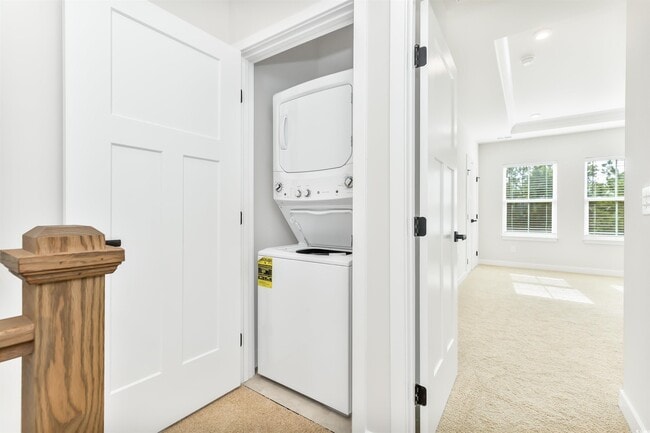 Building Photo - 303 Golan Cir