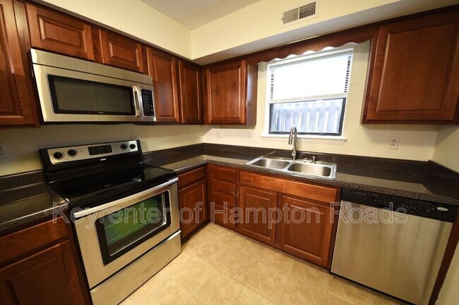 Building Photo - 8530 Tidewater Dr