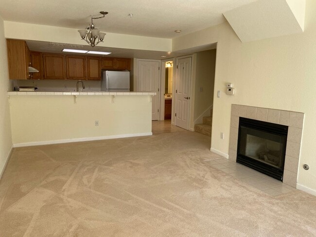 Building Photo - 105 Stone Pine Ln