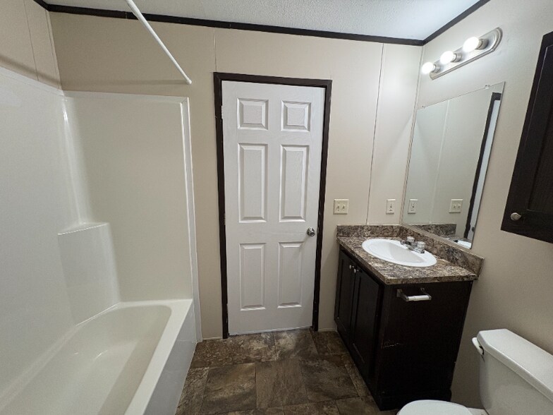 Building Photo - 39 Maynard Cir