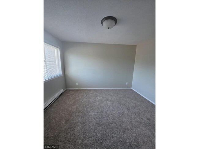 Building Photo - 333 Odanah Ave