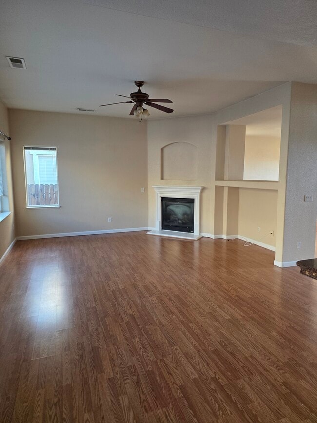 Building Photo - 7121 Crest Hill Dr